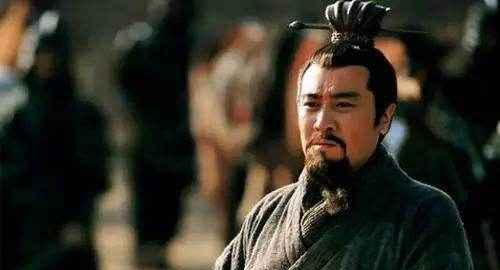 刘备入蜀时，俘虏了刘璋手下大将张任，劝降时，张任说：“宁为玉碎，不为瓦全。” 张