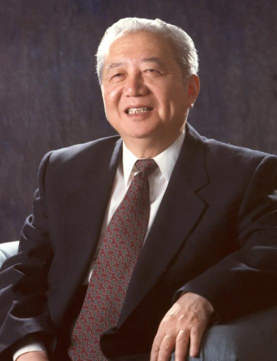 2001年，美国向中国出售一批报废设备，导致中石化损失好几个亿，正当几位资深技术