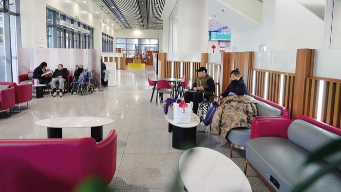 包头火车站焕新升级