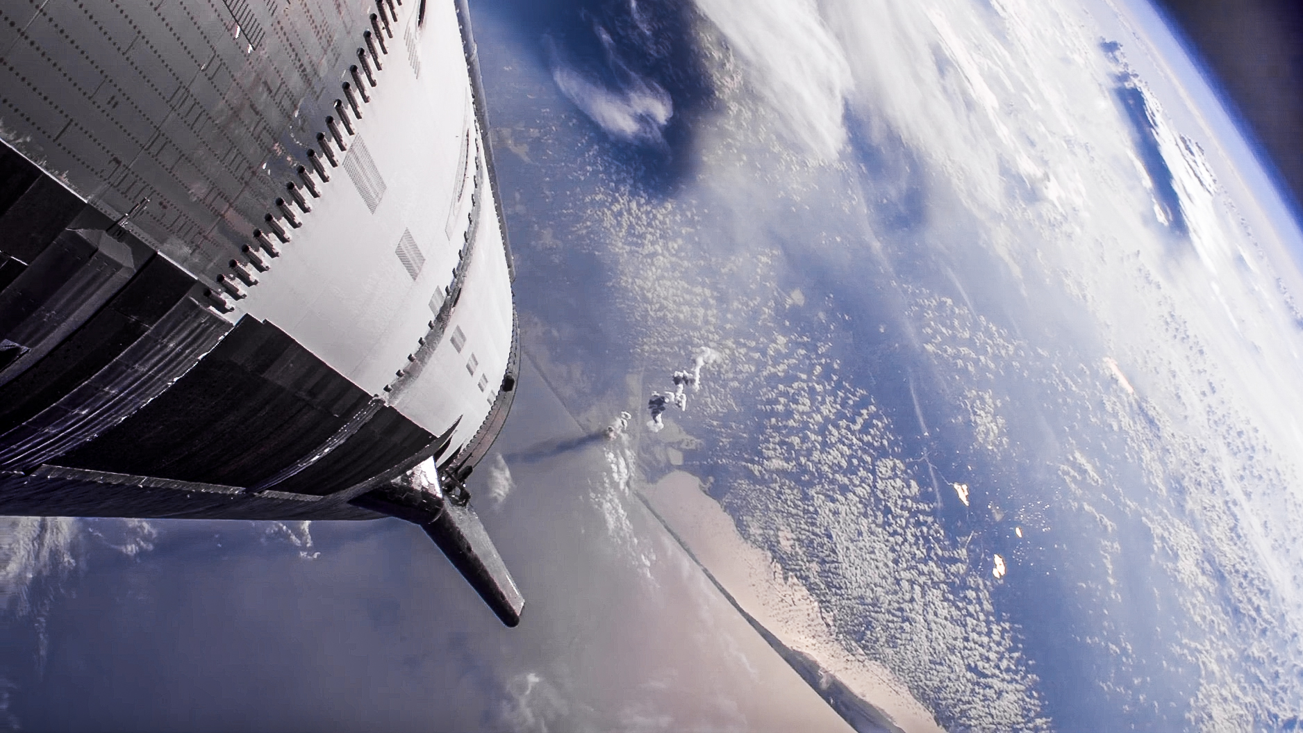 太空中的星舰，摄影遥遥领先