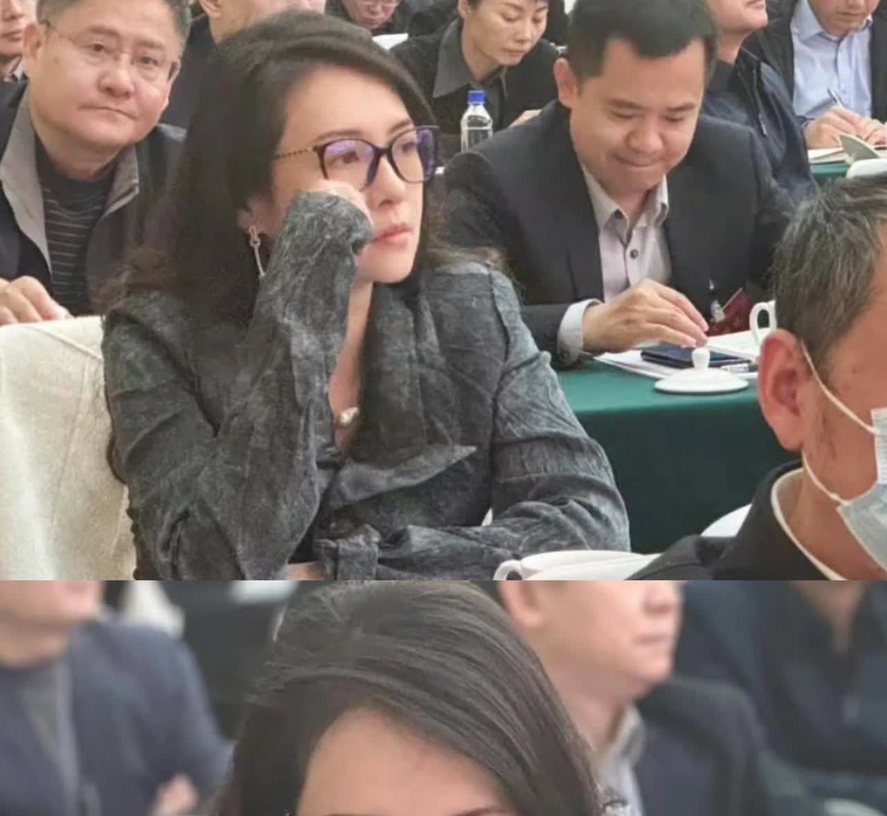现在全网最后悔的应该是汪峰吧？
看到章子怡开会的照片
汪峰朋友圈忏悔说
错