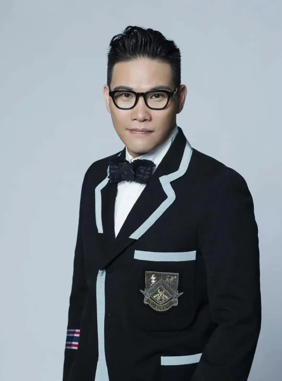 苏永康亲自回应演唱会下架！本以为会辩解，结果一句话显格局！  
还以为明星遇到争