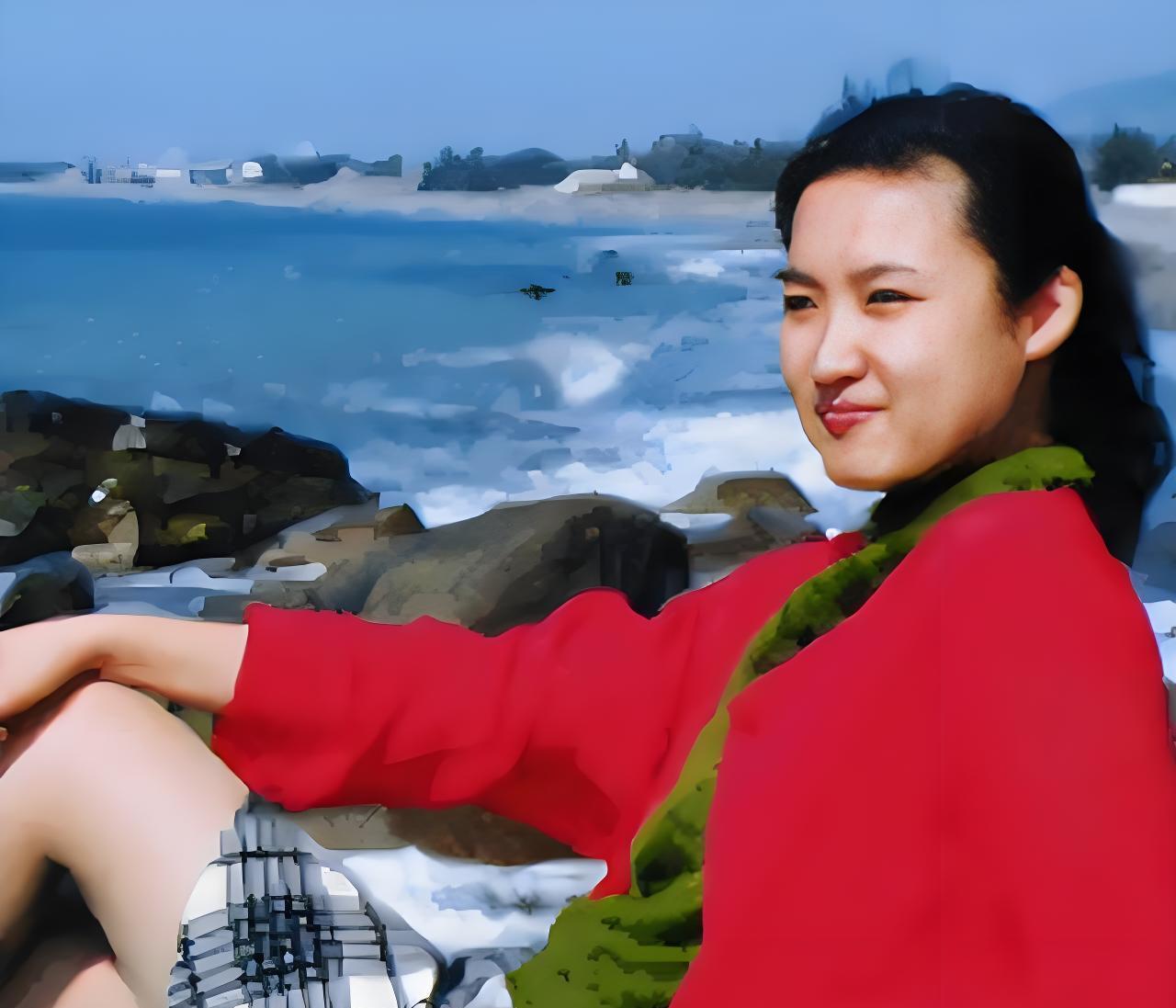 桑晨美丽漂亮气质，是央视不可多得的美才女，主持的几个节目都非常好。李红气质更好，