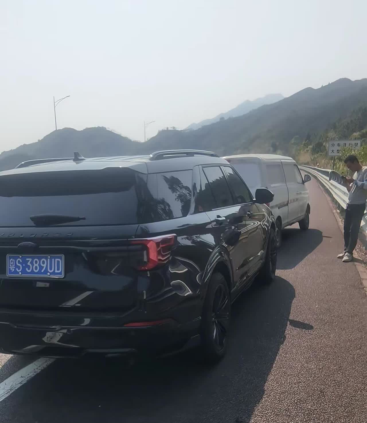 在我去年九月份买车时，看中了大探的外观，朋友也说好，说美系在高速上表现特别稳定，