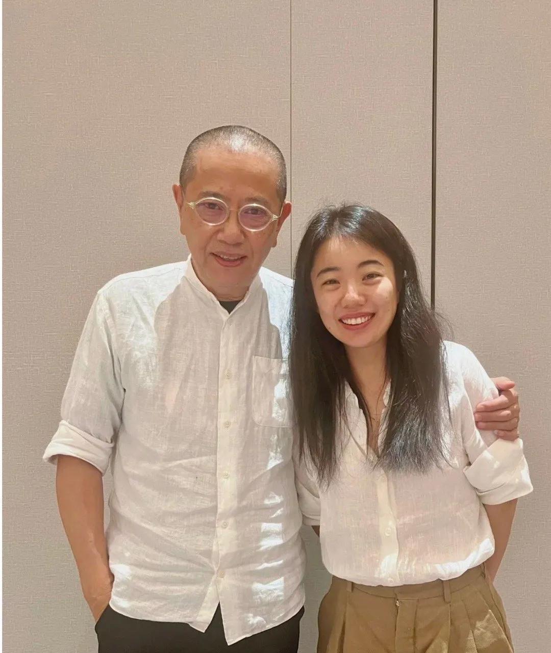 现在播客是真火。
很多人都在播客领域里发声，而减少了在其他平台的讨论。
蒋方舟，