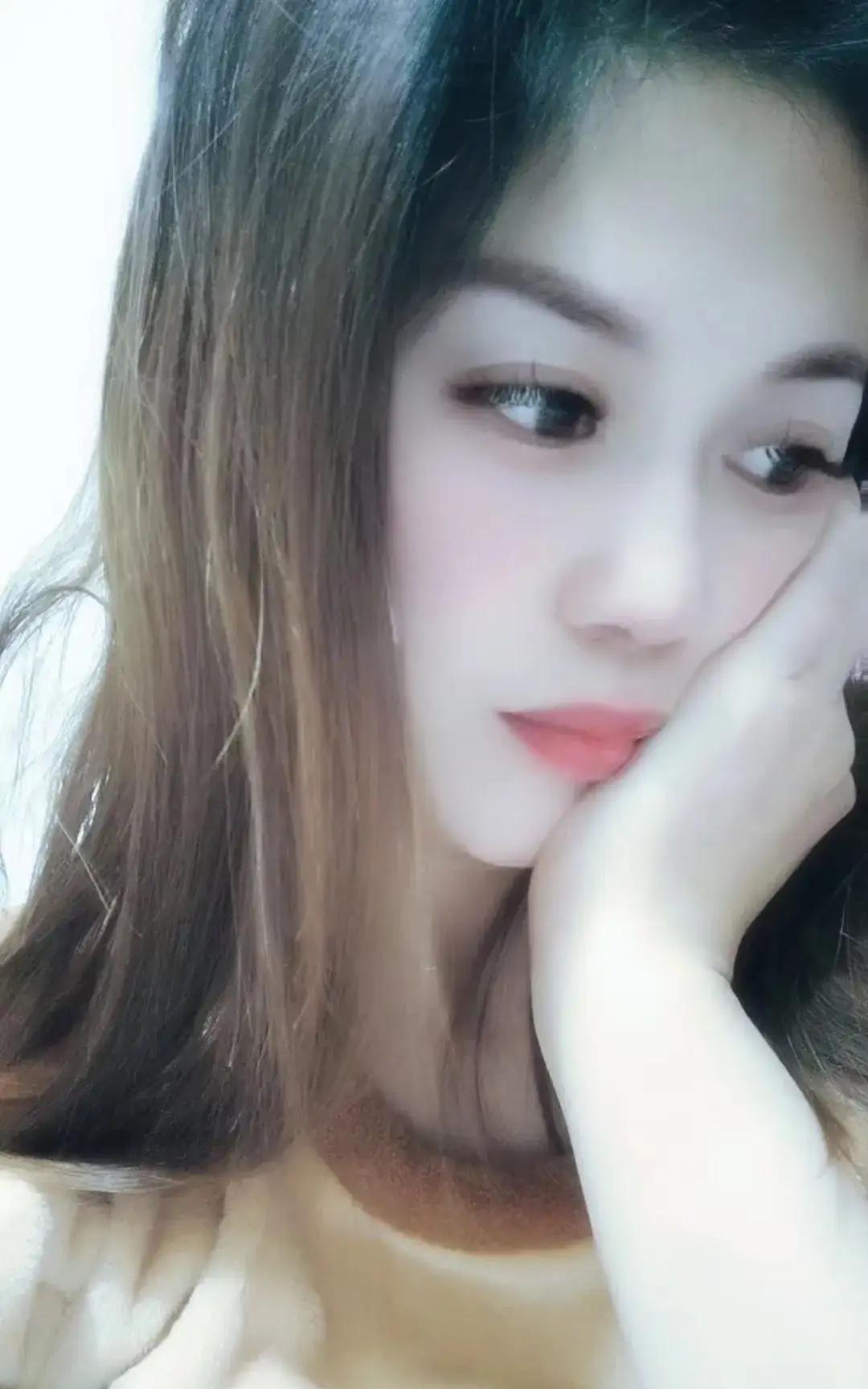 无性婚姻该怎么过下去？？？
虽然性生活并不是夫妻生活的全部，但却是夫妻感情的基础