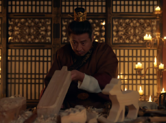 想起明朝那个木匠皇帝了，叫朱由校是吧？ ​​​