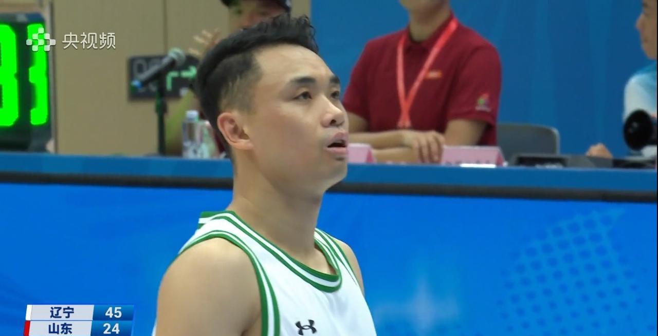 辽宁全运男篮超级射手原帅真是投疯了！在今天辽宁全运男篮以88：61击败山东全运男