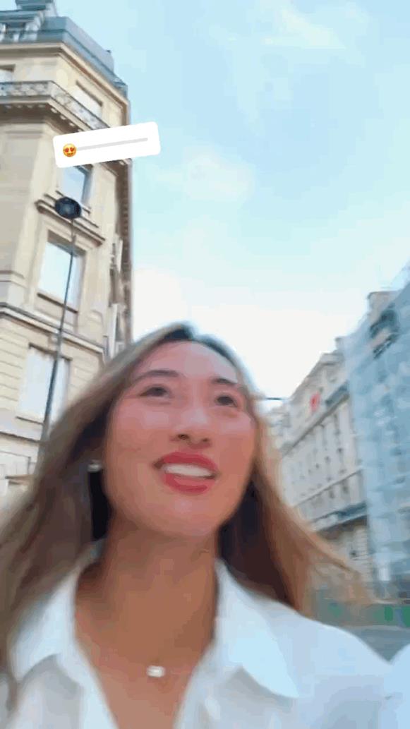 赶紧找郑钦文代言，绝对超有价值！在采访时随便展示一下法网战袍没有穿上球场的红色裙