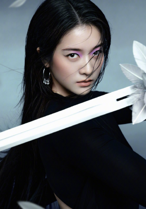 张雪迎的杂志新封，这种风格喜欢吗？