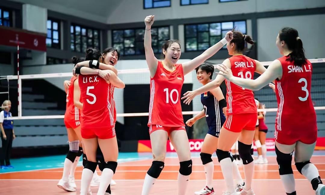 朱航霆在U21世锦赛打出两场好球后，针对张籽萱的非议明显多了起来。真不懂为什么非