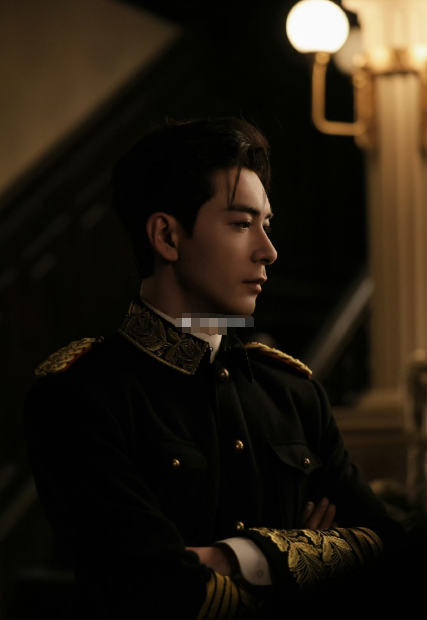 一部剧能看到陈星旭的两种不同风格，实在是赚到了，秦宵一的压迫感和肖稚宇的精英感都