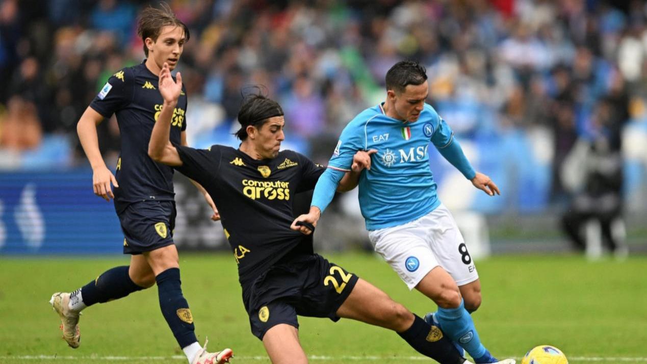 莱切主场迎战那不勒斯，谁主沉浮？