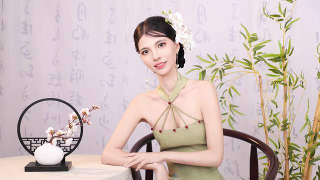 圆鹿鹿：镜头前闪耀的狮子座女孩，用自信诠释时尚万千姿态