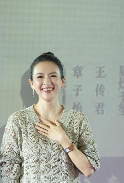 我终于理解章子怡为什么对待国际导演和国内演员态度不一样了！
章子怡一直是走国际路