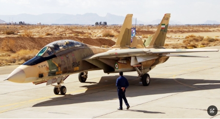 伊朗空军有非常严重的“美械情结”，F-14已经服役快五十年了还当成宝贝主力，那还