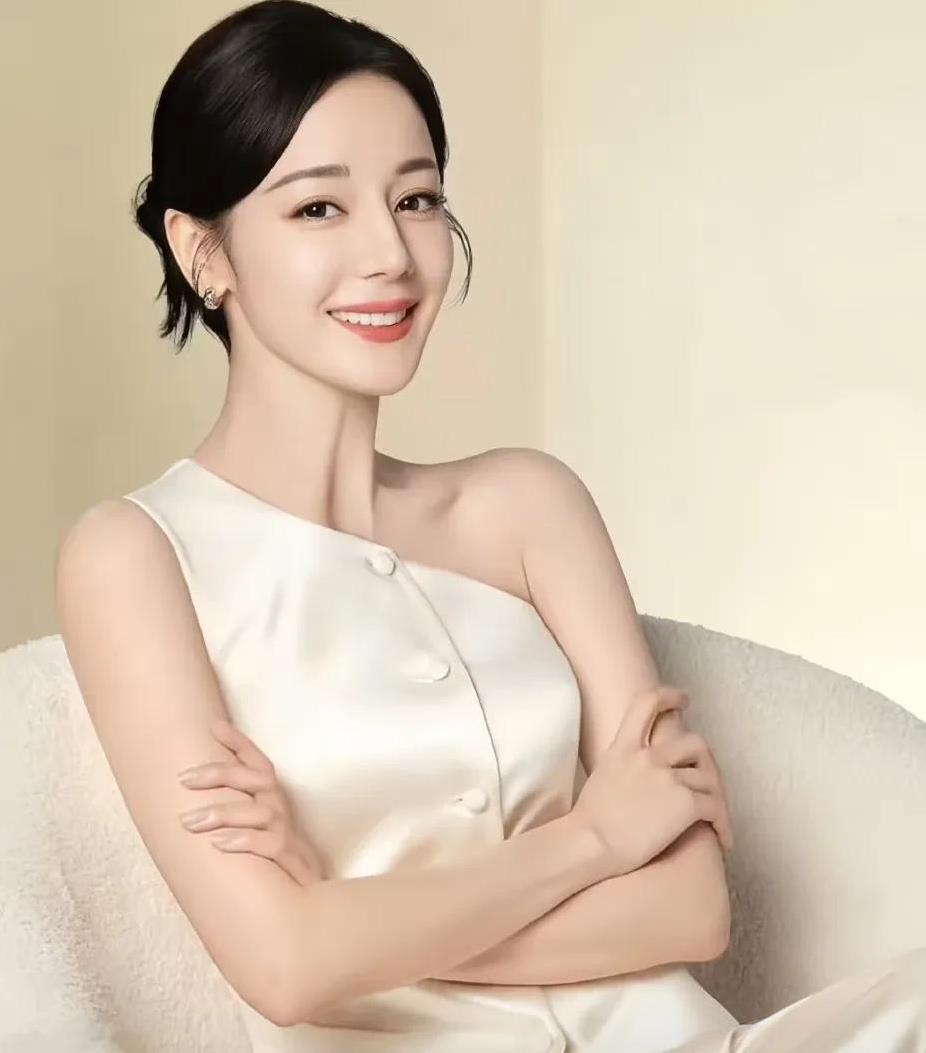 内娱谁称得上是建模脸？
1.杨颖
2.杨洋
3.张予曦
4.范冰冰
5.蔡徐坤