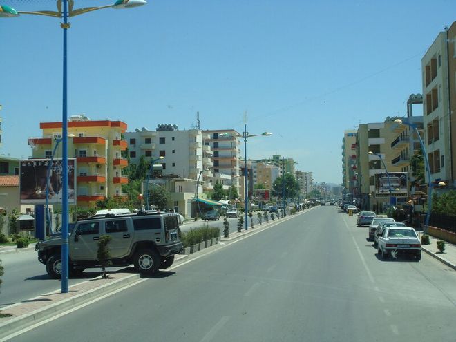 走，上班去！（2007年的阿尔巴尼亚首都地拉那）