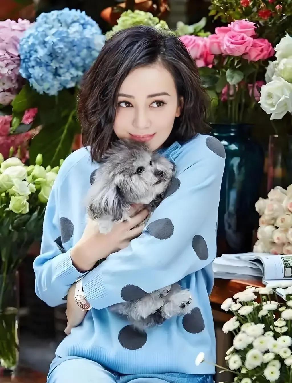 我问我老公，王琳长得漂亮，对孩子也好，为什么她的两任老公都要离婚啊？
我老公说，