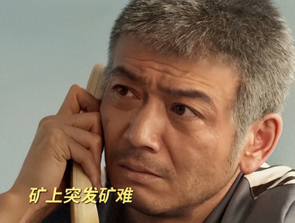 《以法之名》开播后，凭借敢拍敢演的扎实剧情牢牢吸引观众，收视率一路领跑，成为暑期
