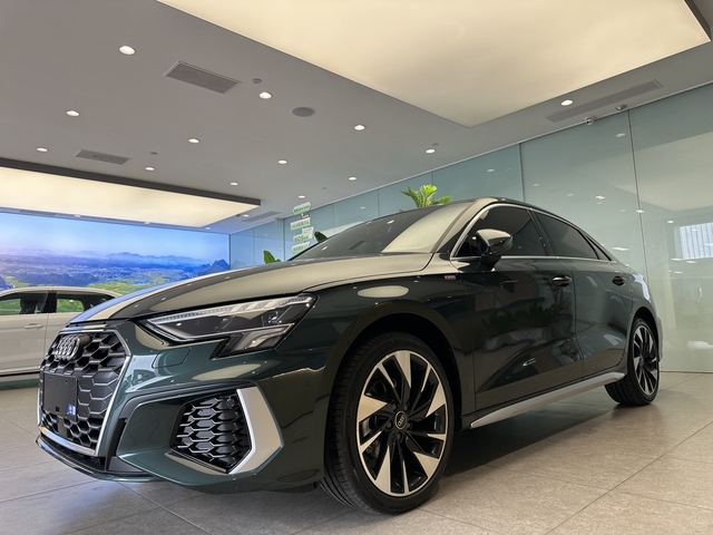 喜提新车A3L 哥特兰绿😄
【价格分享】
坐标成都，我选的是三厢时尚运动款 裸