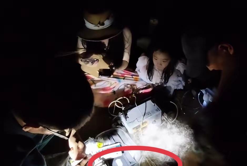 男子三亚游泳溺亡这事，换位思考一下，谁能在这个时候还能保持冷静的。
更何况他妻子