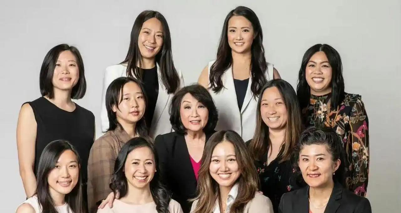 为什么华裔在美国的地位很低，甚至被认为连黑人都不如？
很多人对此颇有微词，甚至绝