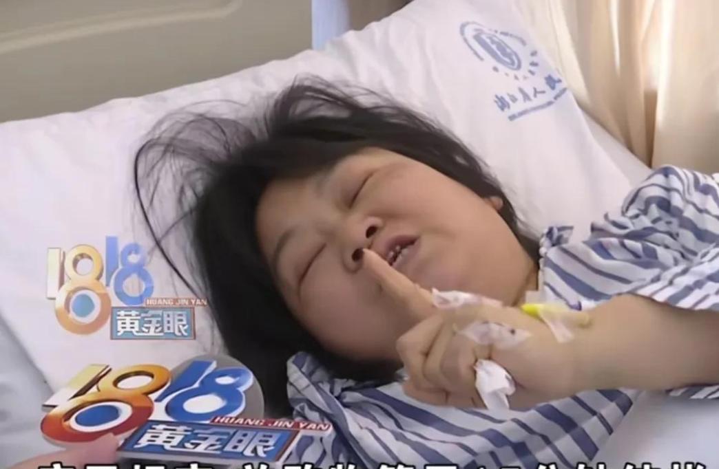浙江杭州，女子在超市做收银，见一大妈拿45元一斤的牛腱子，放在篮子里等折扣，拖着