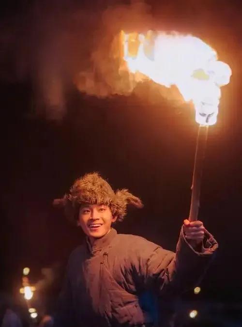 追剧《生万物》 昨晚的剧情太精彩了，一个描写旧社会农民生活的剧，比战斗片子还精彩
