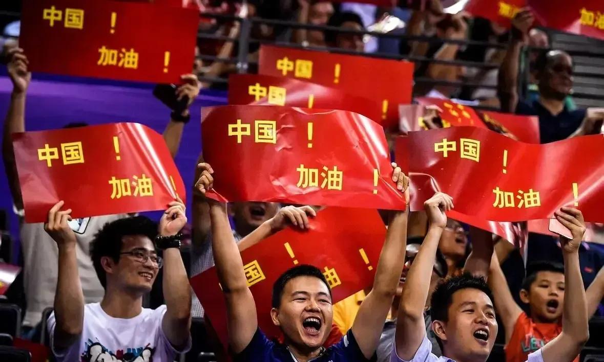 中国男篮虽说一分惜负澳大利亚，痛失亚洲杯，但球队所表现出来的敢打敢拼的精神状态值