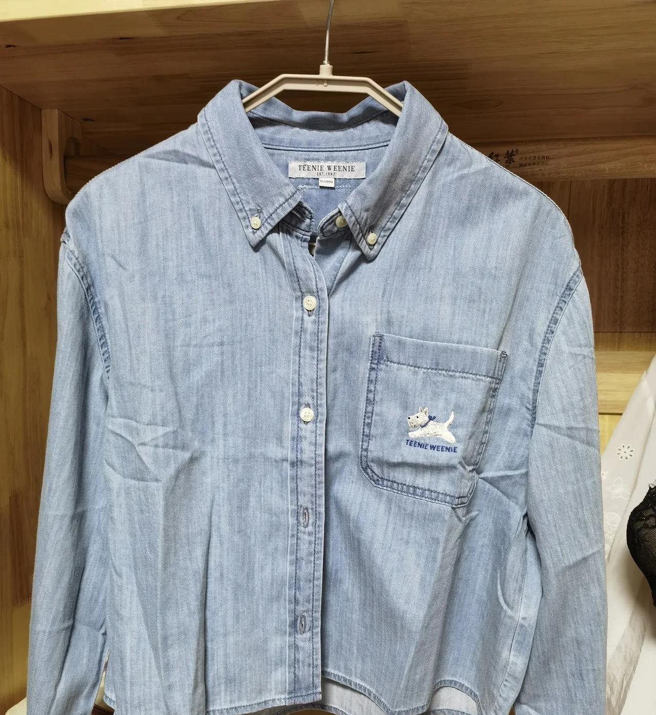 昨天去给闺女买了一身儿衣服，队友说，以后不要再给买小熊的了，说是太幼稚了！有吗，