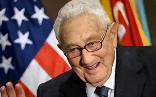 基辛格预言：在俄乌冲突中第一个被拖垮的不是俄罗斯，而是英国，将会第一个倒下…