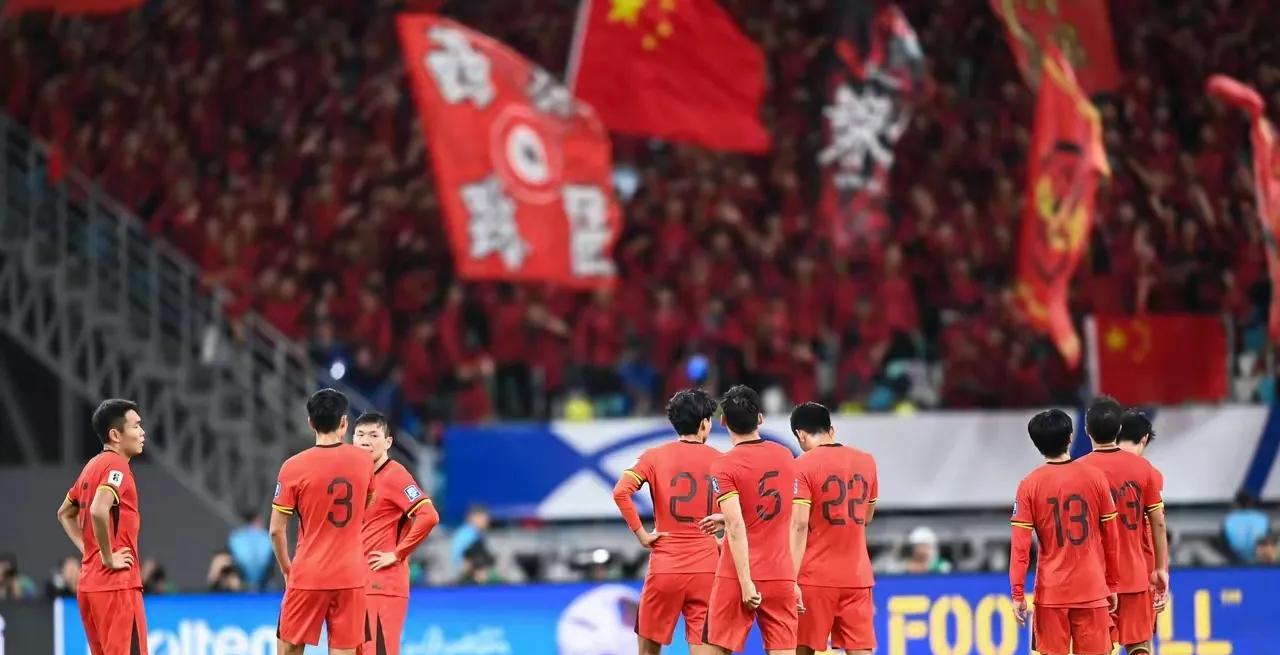 国足世预赛客战印尼建议阵容
1. 门将（3选1）
2. 边后卫（左右各2人）
3