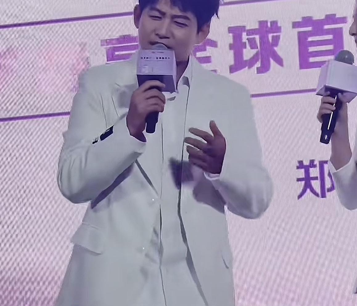 什么叫做西安的肉丸胡辣汤才是真正的胡辣汤，旁边河南的那个真不是！
近日苏醒在西安