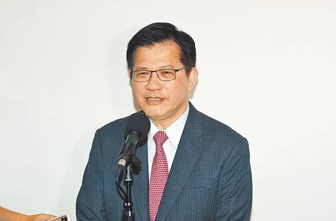 菲律宾看来要一条道走到黑，也敢打“台湾牌”，居然邀台外事部门林佳龙窜访，胆够肥，