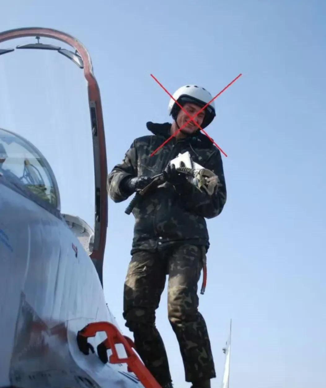 乌军F-16战机被俄军击落，飞行员跳伞失败！随机丧命，被俄空苏-35S战斗机，使