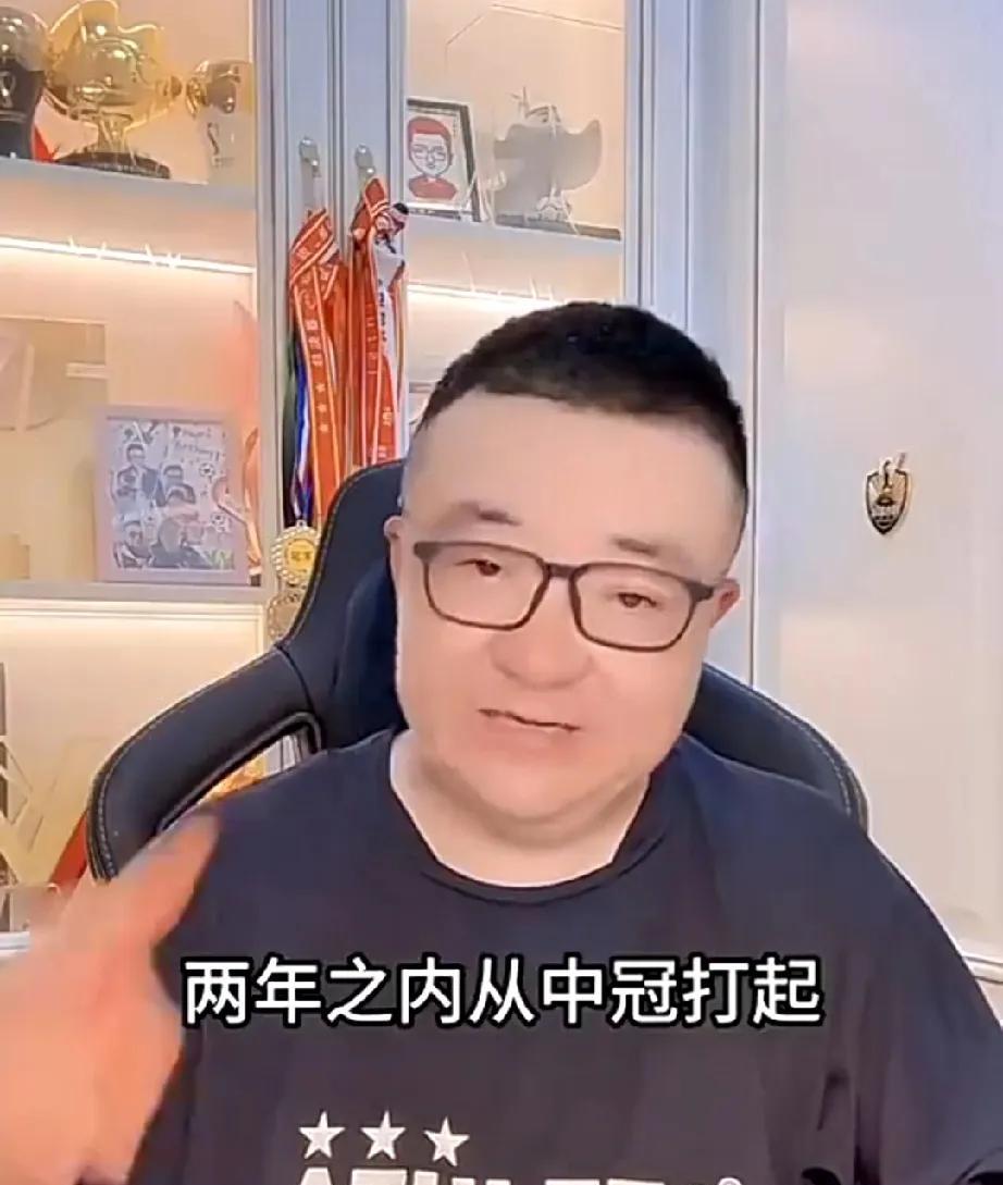 董路这个人的争议很大，有些人不喜欢他说的话，但是确实他在做一些有意义的事情，一个