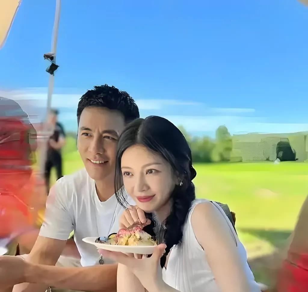 要我说啊
杜淳你是真能忍
你没看到你老婆都快成全民笑话了吗，都不阻拦一下
杜淳妻