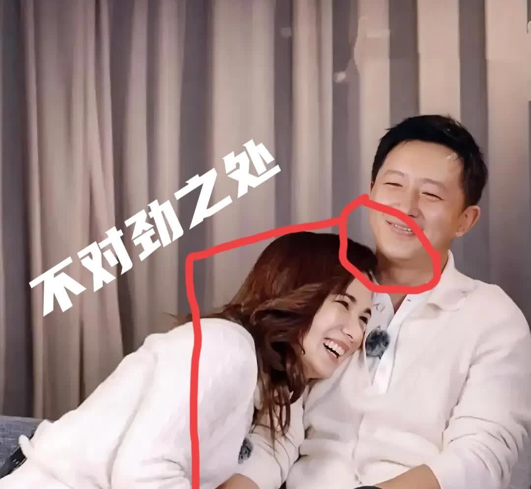 不是瞎揣测！
最近看热播综艺《妻子的浪漫旅行》。韩庚这对夫妇，总感觉有点不对劲