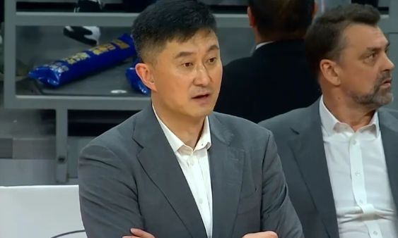 广东队主教练杜锋下课的概率有多高？
随着广东队以总比分0-3输给山西队，有很多球