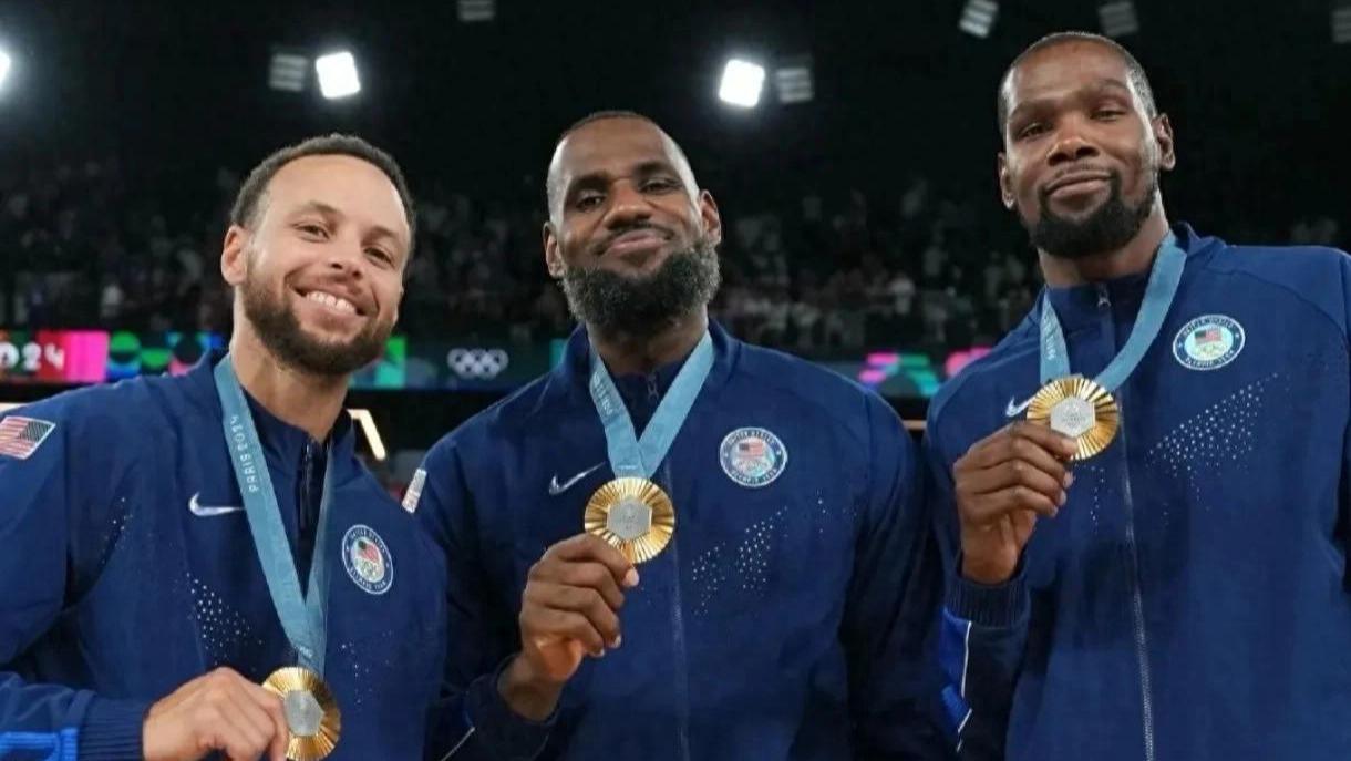 35岁以上老炮绩效考核，哈登该得先进，库里及格，詹姆斯良好！