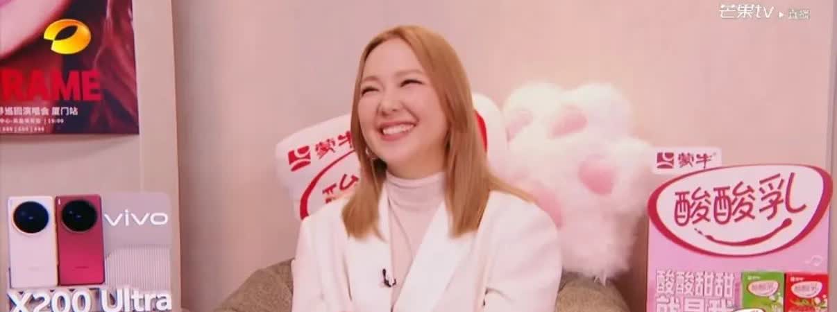 我以为卫兰会唱英文歌，
怎么都没想到的竟然是，

她选粤语歌也就算了，明明