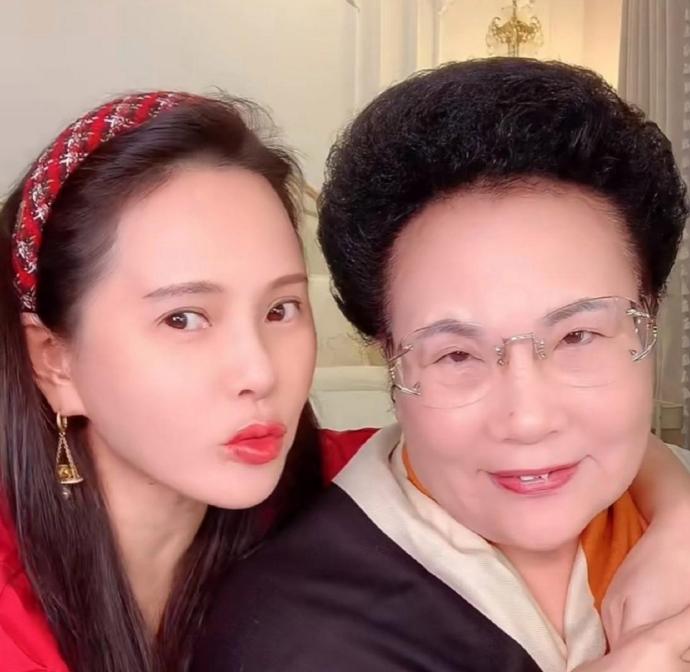 内娱公认的三位好婆婆！应该很多人羡慕卢靖姗、秋瓷炫、伊能静吧？ ​​​