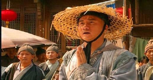 朱元璋登基后，想为老父亲迁坟，刘伯温大惊：“这坟不能动！
朱元璋这人，出生在安徽
