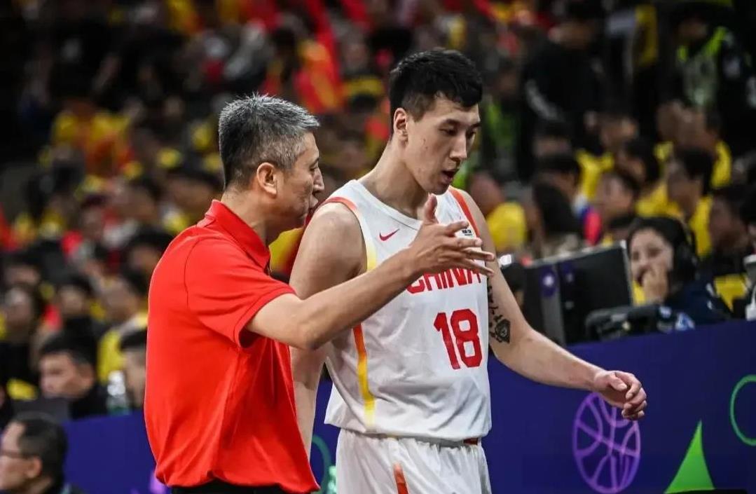 郭士强也太“偏心”了吧！打日本队狂胜42分，只给杨瀚森2分25秒，没得分，而杜润