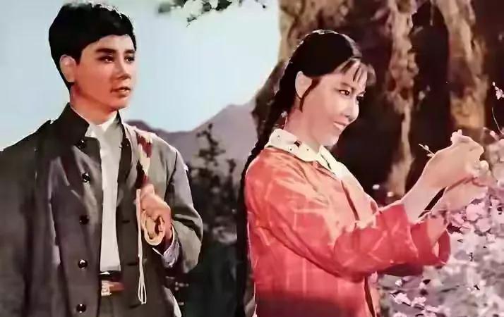 也说河南豫剧《朝阳沟》。
随着第一代“栓保”王善朴老师的离去。
《朝阳沟》这部久