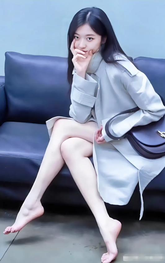孙千，172cm，人美脚更美！