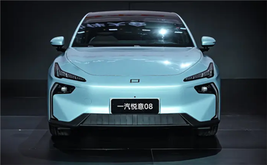 FAW尾标上车 一汽悦意08量产车首次亮相