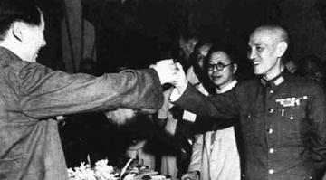 1943年11月开罗会议，美国总统罗斯福向蒋介石建议，既然日本战败后要把台湾还给