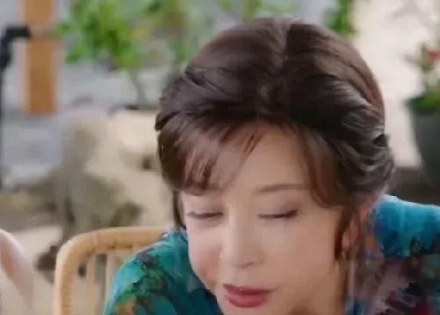 刘晓庆谈吃素危害，以好友陈祖荣为例警醒世人

刘晓庆在分享自己的饮食习惯时，提到
